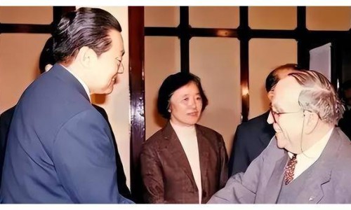 鸡蛋蜂蜜和维生素有什么功效网 - 网站提供鸡蛋加蜂蜜吃了对身体好吗小常识、鸡蛋蜂蜜和维生素有什么功效和作用